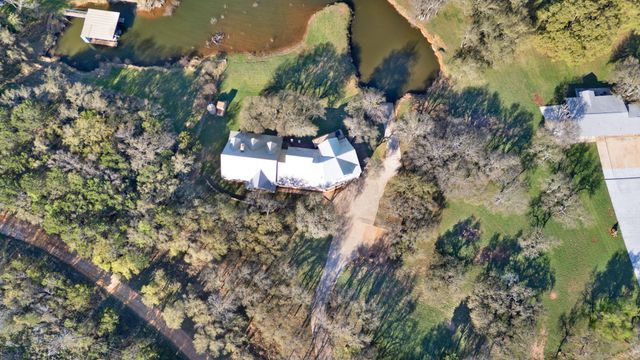 101 Kelly Emeralds RD, Burnet, TX 78611