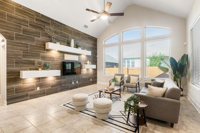 188 Rough Leaf DR, Buda, TX 78610