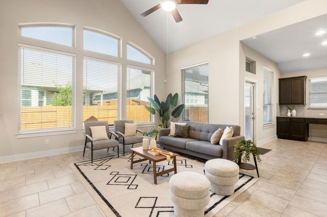 188 Rough Leaf DR, Buda, TX 78610