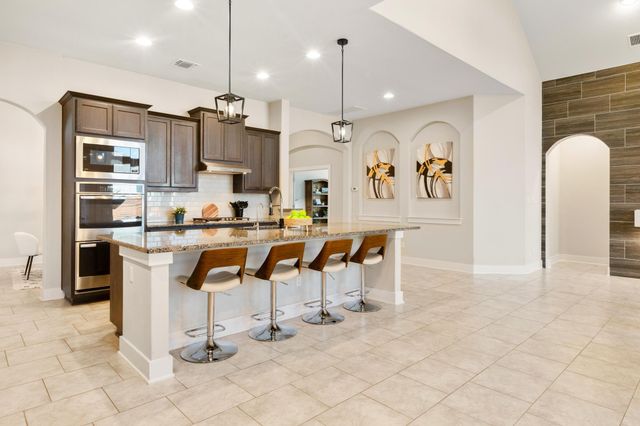 188 Rough Leaf DR, Buda, TX 78610