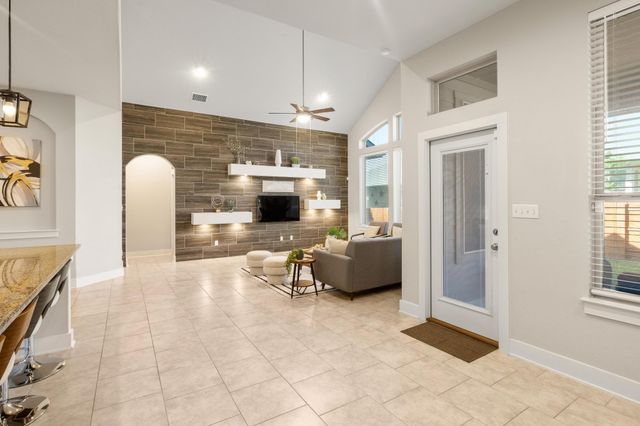 188 Rough Leaf DR, Buda, TX 78610