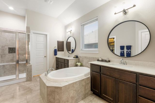188 Rough Leaf DR, Buda, TX 78610