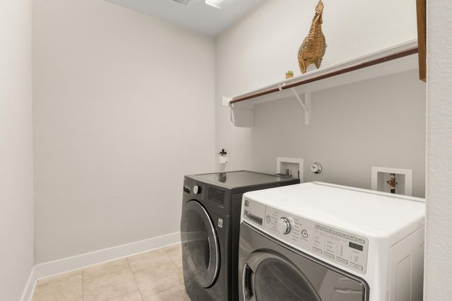 188 Rough Leaf DR, Buda, TX 78610