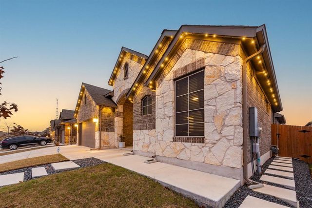 188 Rough Leaf DR, Buda, TX 78610