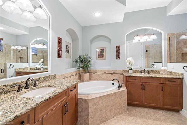 6513 Caldecott DR, Naples, FL 34113