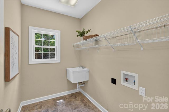 902 Lillieshall Road, Waxhaw, NC 28173