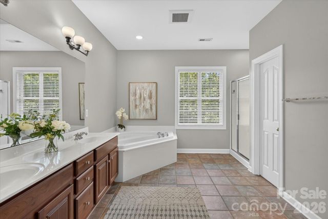 902 Lillieshall Road, Waxhaw, NC 28173