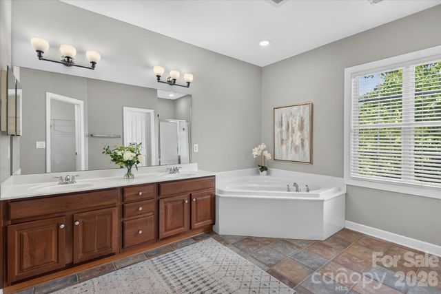 902 Lillieshall Road, Waxhaw, NC 28173