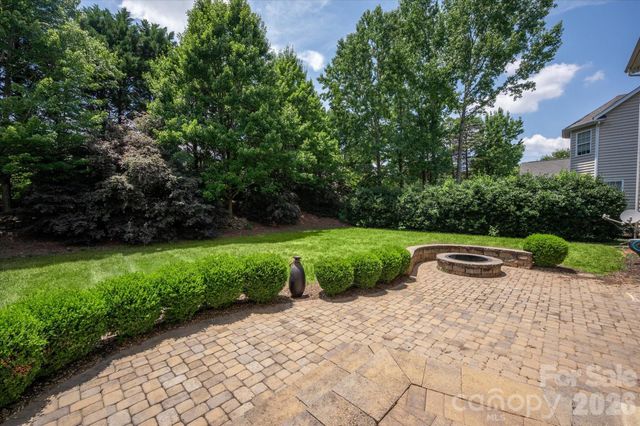 902 Lillieshall Road, Waxhaw, NC 28173