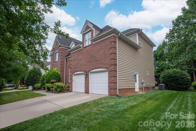 902 Lillieshall Road, Waxhaw, NC 28173