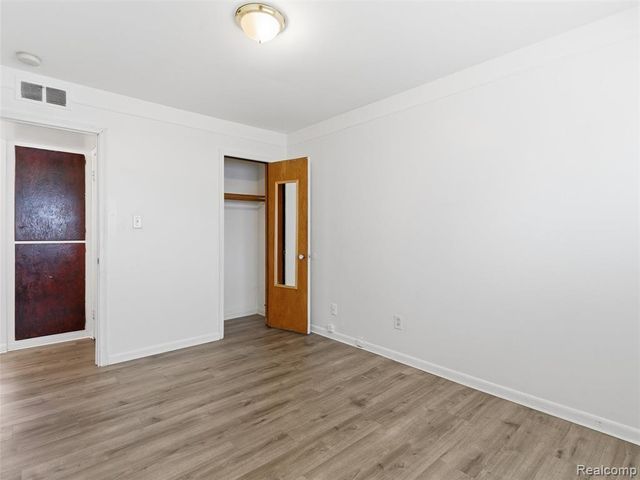 771 E Mansfield Avenue, Pontiac, MI 48340