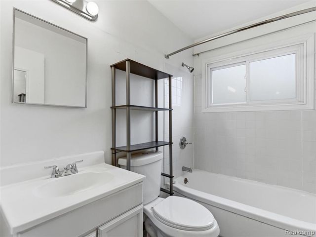 771 E Mansfield Avenue, Pontiac, MI 48340