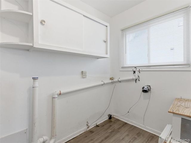 771 E Mansfield Avenue, Pontiac, MI 48340