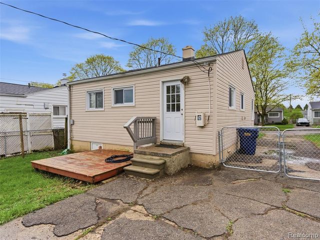 771 E Mansfield Avenue, Pontiac, MI 48340