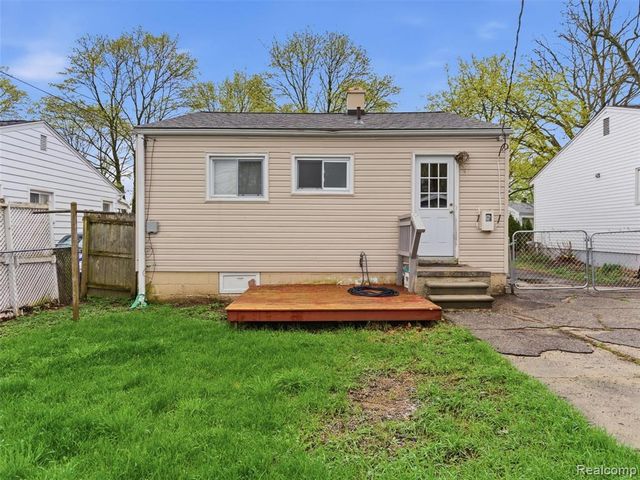 771 E Mansfield Avenue, Pontiac, MI 48340