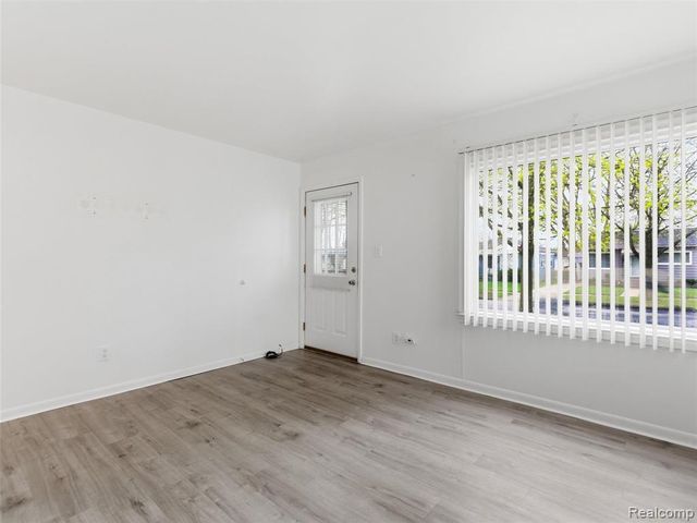 771 E Mansfield Avenue, Pontiac, MI 48340