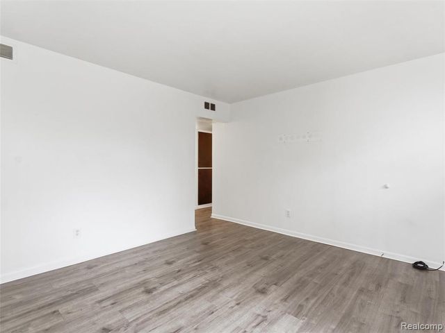771 E Mansfield Avenue, Pontiac, MI 48340
