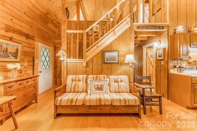 51 Spruce Street, Maggie Valley, NC 28751