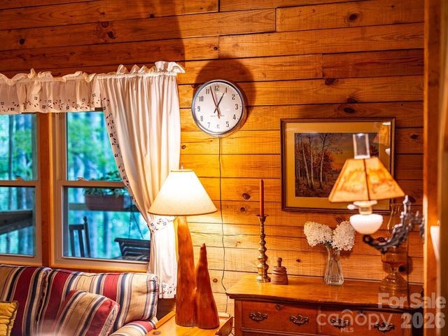 51 Spruce Street, Maggie Valley, NC 28751