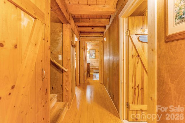 51 Spruce Street, Maggie Valley, NC 28751