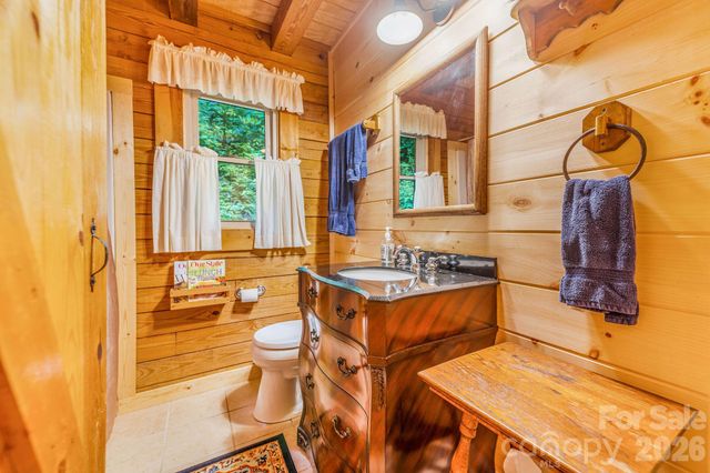 51 Spruce Street, Maggie Valley, NC 28751