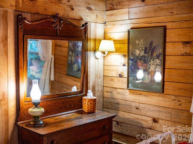 51 Spruce Street, Maggie Valley, NC 28751