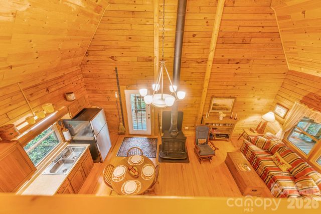 51 Spruce Street, Maggie Valley, NC 28751