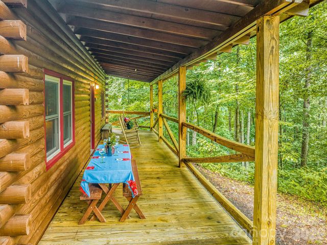 51 Spruce Street, Maggie Valley, NC 28751