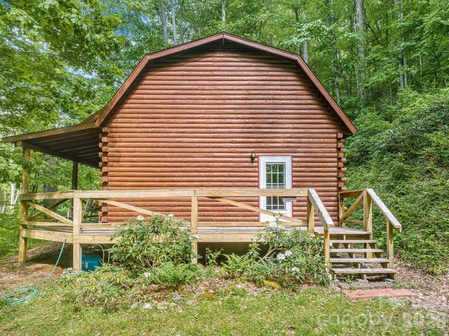 51 Spruce Street, Maggie Valley, NC 28751