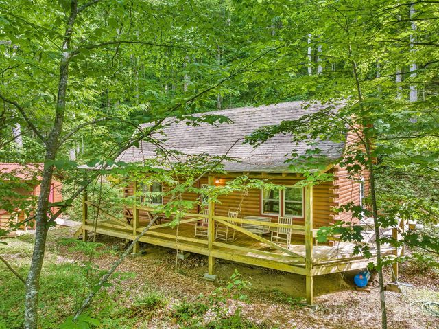 51 Spruce Street, Maggie Valley, NC 28751