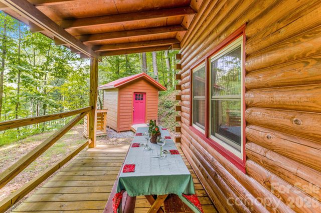 51 Spruce Street, Maggie Valley, NC 28751