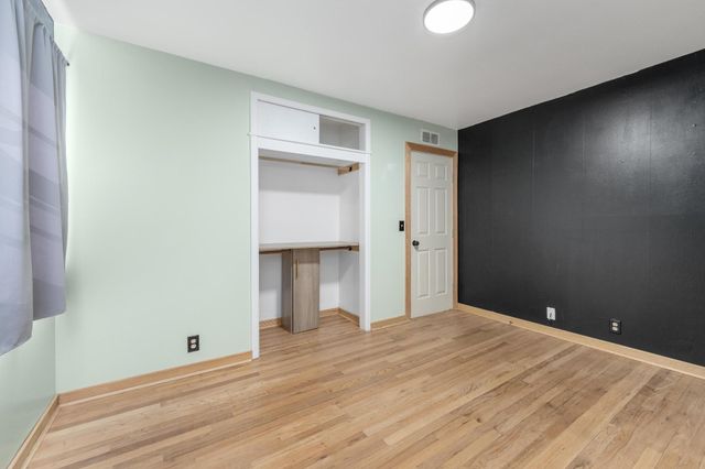 849 Lexington Rd, Wichita, KS 67218