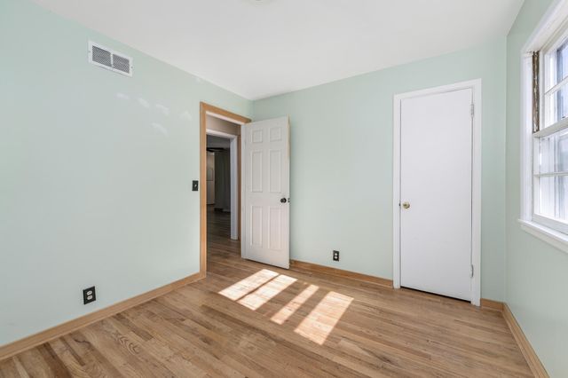 849 Lexington Rd, Wichita, KS 67218