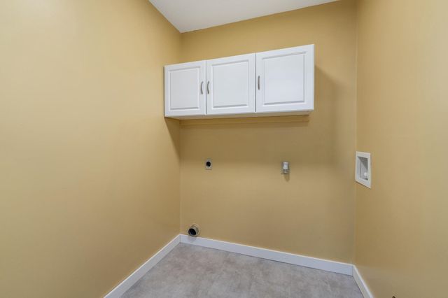 849 Lexington Rd, Wichita, KS 67218