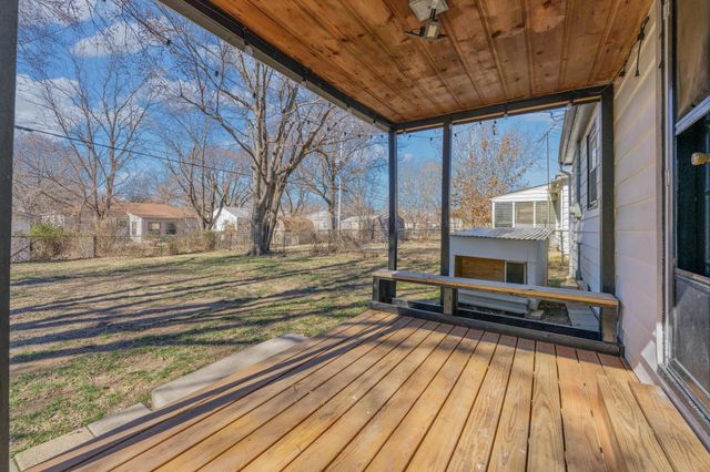 849 Lexington Rd, Wichita, KS 67218