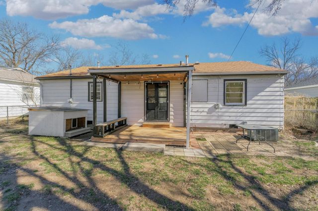 849 Lexington Rd, Wichita, KS 67218