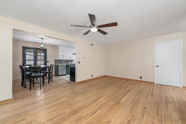 849 Lexington Rd, Wichita, KS 67218