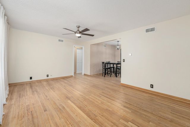 849 Lexington Rd, Wichita, KS 67218