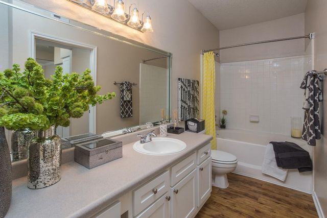 10440 Deerwood 09-0924, Houston, TX 77042
