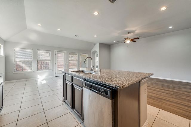 1033 Water Garden Circle, Little Elm, TX 75068