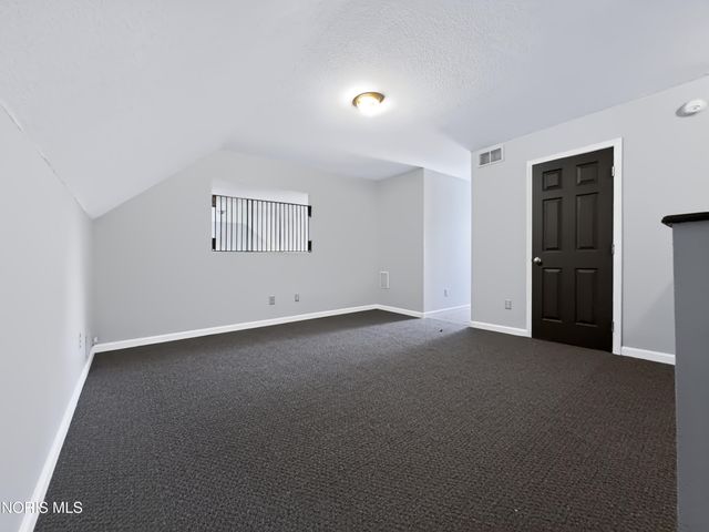 620 Favony Avenue, Holland, OH 43528