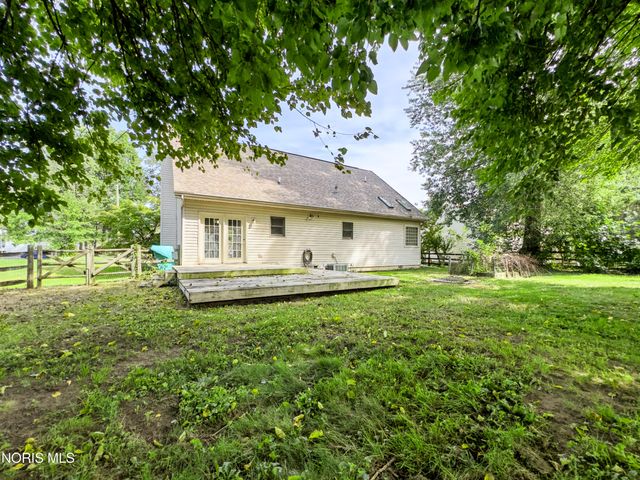 620 Favony Avenue, Holland, OH 43528