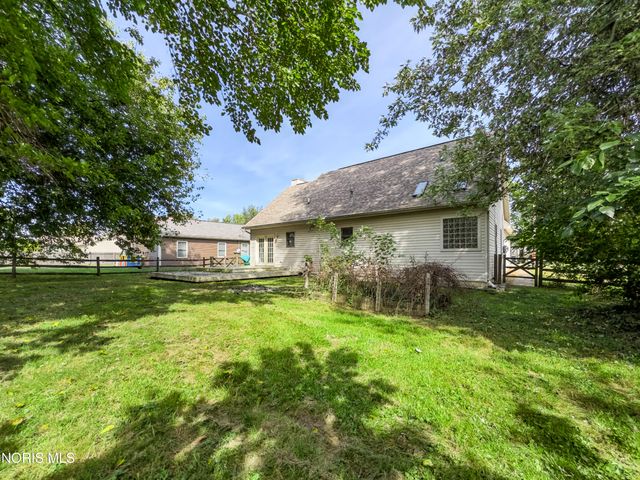 620 Favony Avenue, Holland, OH 43528