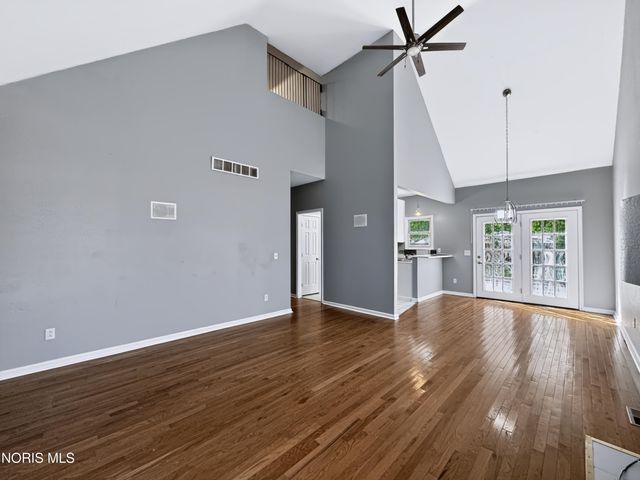620 Favony Avenue, Holland, OH 43528