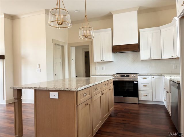 12188 NORTHSIDE, Berry, AL 35546