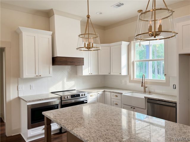 12188 NORTHSIDE, Berry, AL 35546