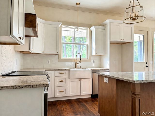 12188 NORTHSIDE, Berry, AL 35546