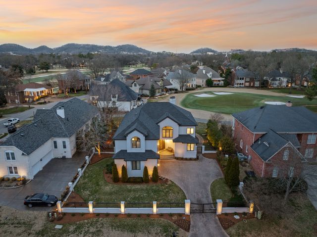 5018 Country Club Dr, Brentwood, TN 37027
