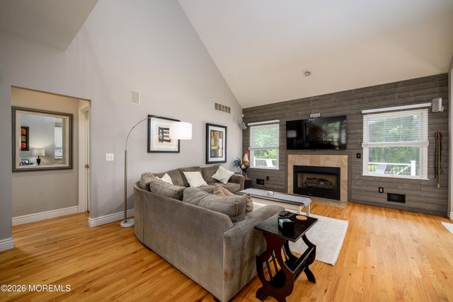27 Olivia Way, Jackson, NJ 08527