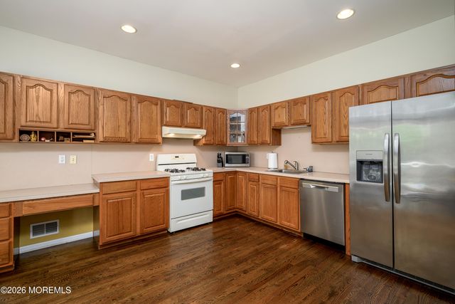 27 Olivia Way, Jackson, NJ 08527
